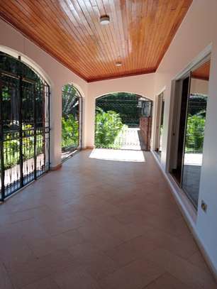 5 Bed Townhouse with En Suite at Kitisuru image 7