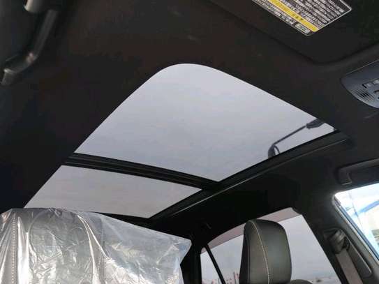 TOYOTA HARRIER WITH SUNROOF image 5