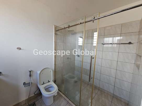 5 Bed Townhouse with En Suite in Kileleshwa image 15