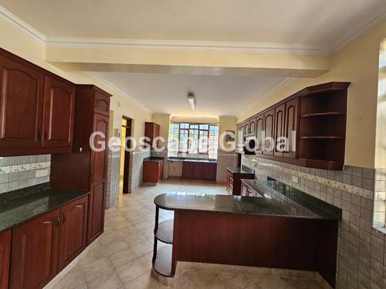 5 Bed House in Nyari image 18