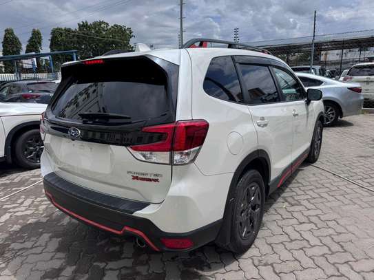 Subaru Forester X-break 2018 white image 10