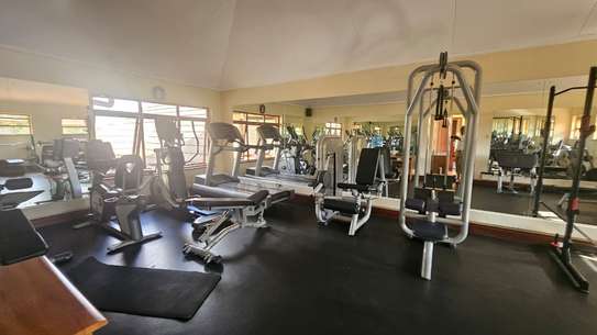5 Bed House with En Suite in Runda image 14