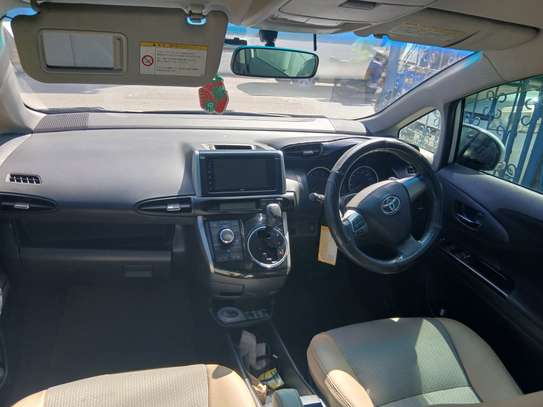 Toyota wish 2014 model image 5