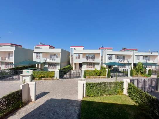 4 Bed Villa with En Suite at Muigai image 5