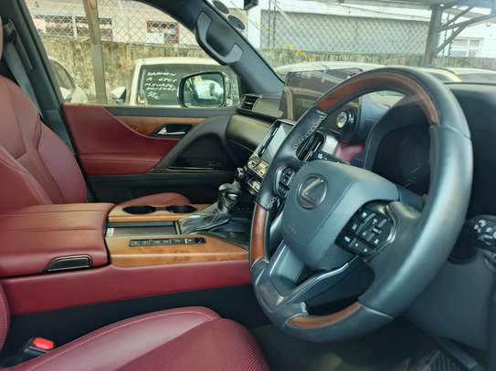 Lexus Lx600 image 32