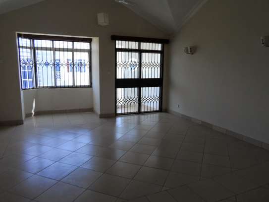 3 Bed Apartment with En Suite at Nyali image 3