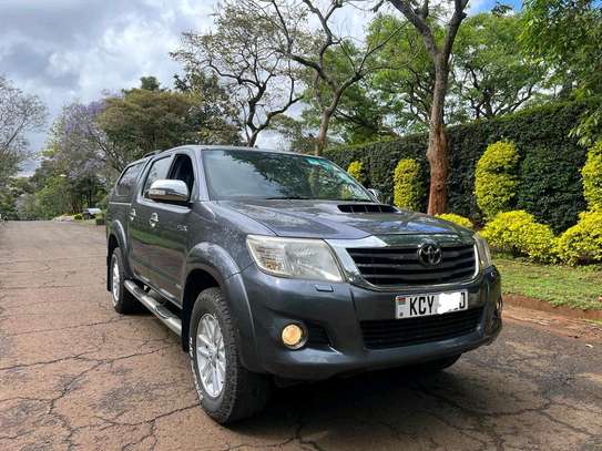 Toyota Hilux Double Cab image 4
