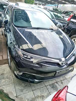 Toyota Auris metallic black image 4
