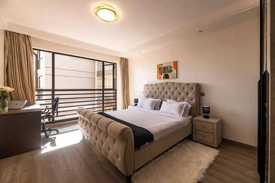 Serviced 3 Bed Apartment with En Suite in Riverside image 10
