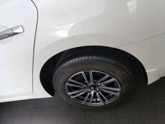 NISSAN SYLPHY NEW WITH LOW MILEAGE. image 3