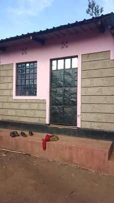 HALF ACRE LAND FOR SALE AT KENOL WITH A TWO BEDROOMED HOUSE image 5