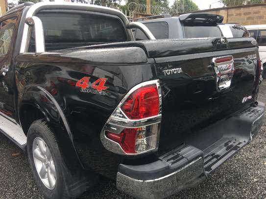 2011 TOYOTA HILUX NOT USED IN KENYA image 4