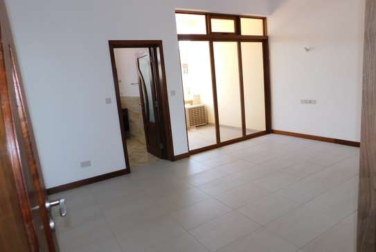 3 Bed Apartment in Nyali Area image 10