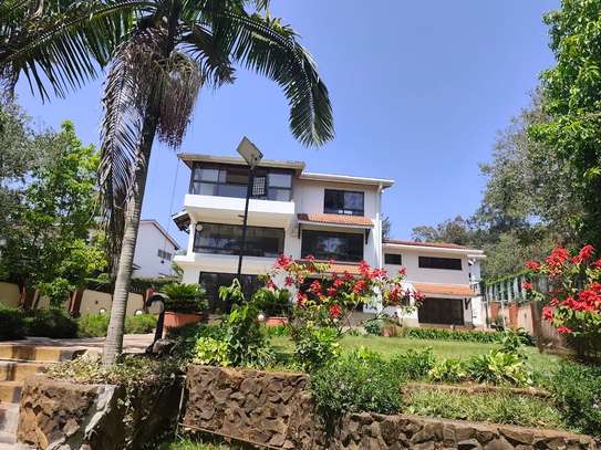 6 Bed House with Staff Quarters in Runda image 11