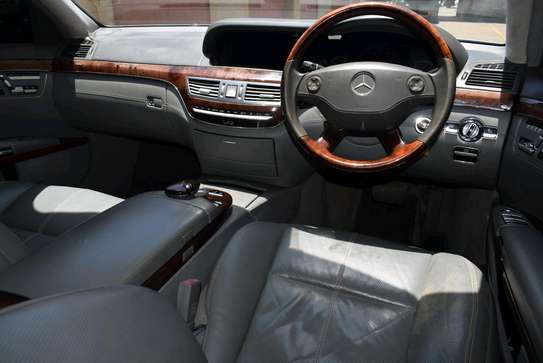 Mercedes Benz S600 image 7