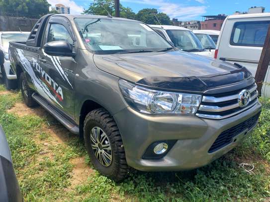 TOYOTA HILUX N/S  2016. image 6