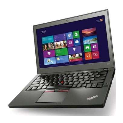 Lenovo x250 corei5 RAM 4GB 500 GB HDD image 2