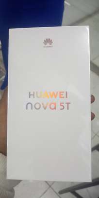 Huawei nova 5T image 1