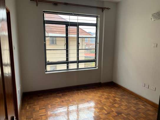 3 bedroom apartment all ensuite with a dsq in kilimani image 8