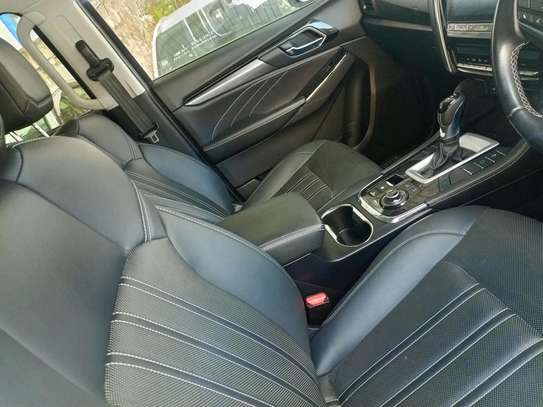 Isuzu RM 2019 model image 5