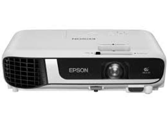 Epson EB-X51 XGA 3800 Lumens 3LCD Projector. image 4