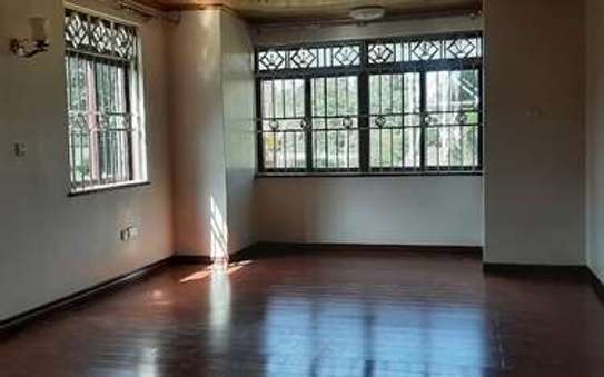 5 Bed Townhouse with En Suite in Lower Kabete image 11
