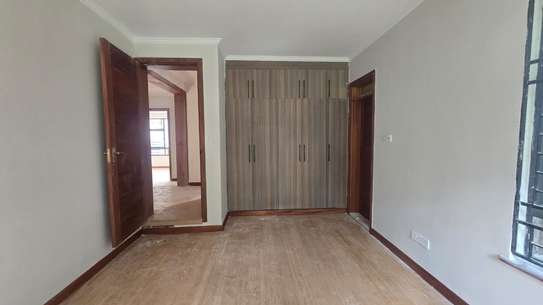 4 Bed House with En Suite in Lavington image 8