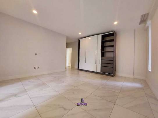 3 Bed Apartment with En Suite at Rhapta Rd image 11
