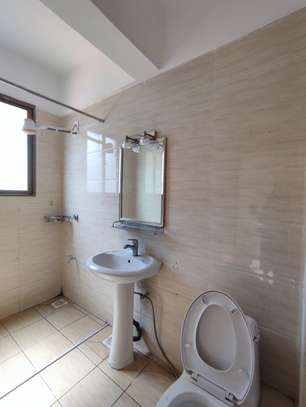 3 Bed Apartment with En Suite in Kilimani image 10
