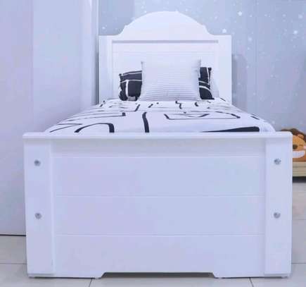 Classic white kids bed image 1