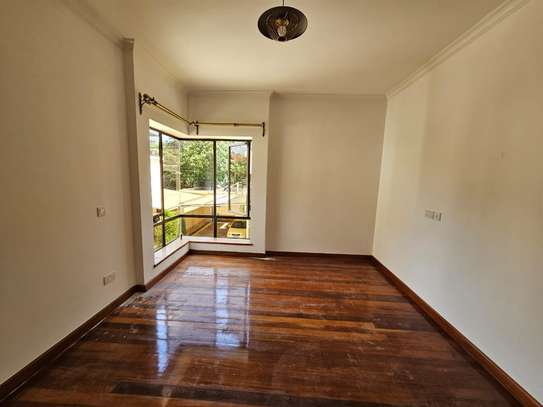 5 Bed Townhouse with En Suite in Lavington image 10