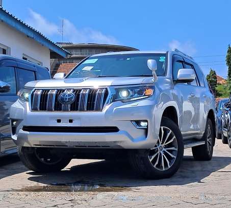 TOYOTA LAND CRUISER (WE ACCEPT HIRE PURCHASE) image 3