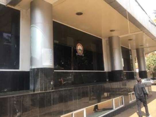 2,880 m² Office with Aircon in Nairobi CBD image 2