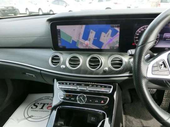 2018 Mercedes Benz E200 image 6