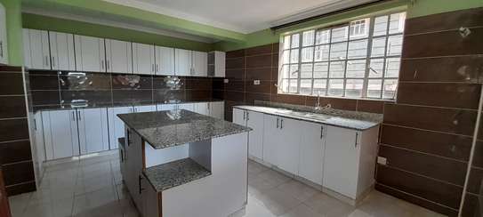 5 Bed House with En Suite at Merisho Road image 19