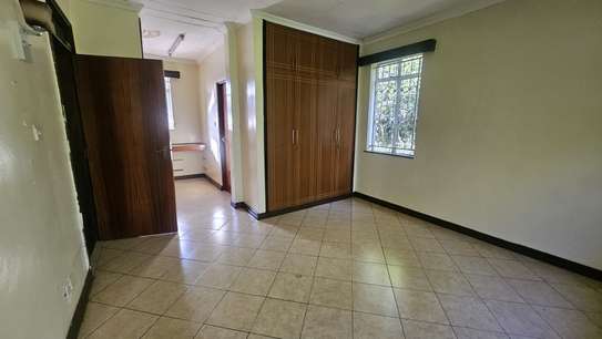 4 Bed House with Staff Quarters in Runda image 12
