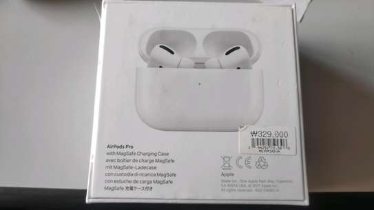 Apple Airpods Pro With Magsafe Charging Case 2021 Model image 1