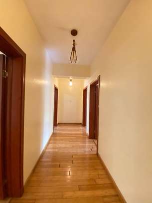 4 Bed Apartment with En Suite in Kilimani image 16