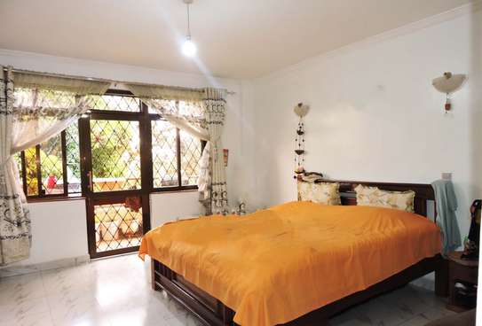 4 Bed Apartment with Borehole at Batubatu Road image 9