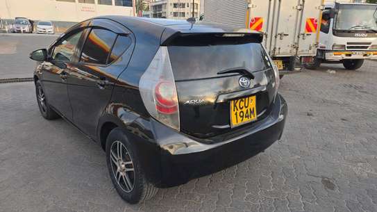 Toyota aqua used image 4