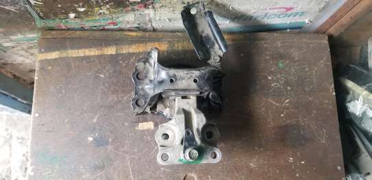 Nissan Note/March Engine Mounting. image 1