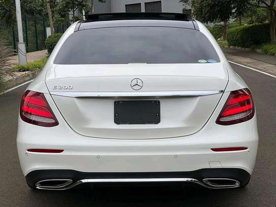 2017 Mercedes Benz E200 white image 2