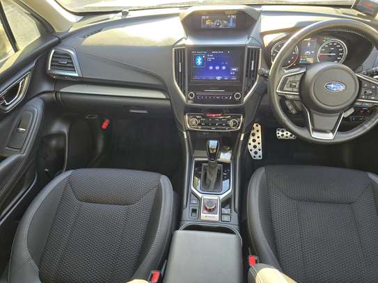 Subaru Forester E-boxer white 2018 image 4