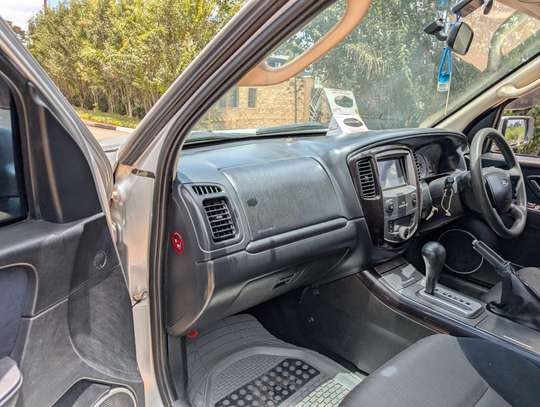 Ford ESCAPE XLT SUV Automatic 2.2L Petrol 4WD image 14