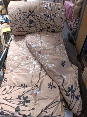 5x6 unbidden duvet with one Bedsheets and two Pillow cases image 4