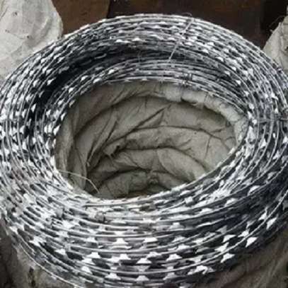 Wall top Razor wire 10meters Green one image 2