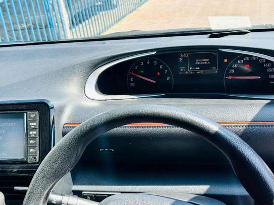 Toyota Sienta Blue Hybrid 2019 2wd image 7