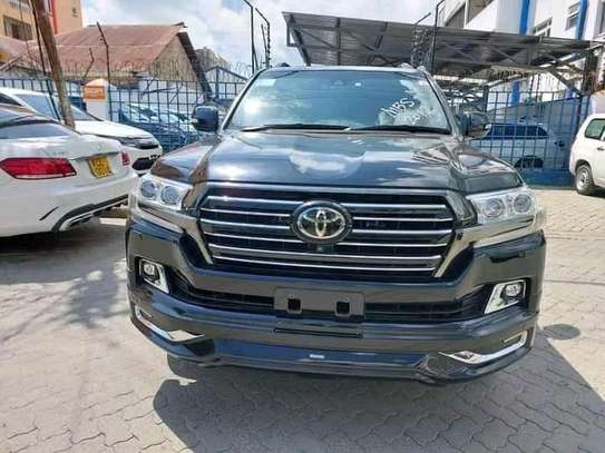 Toyota Land Cruiser Prado V8 image 2