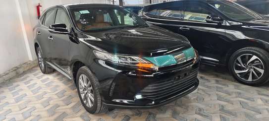 Toyota Harrier premium grade black sunroof 2018 image 2