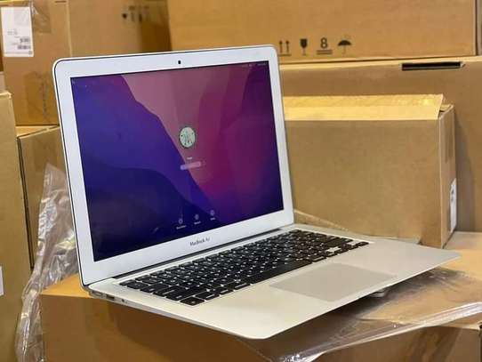 Apple macboook Air 2015 laptop image 3